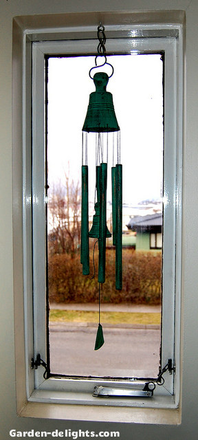  Metal wind chimes hung in tall window with chain,Feng shui wind chimes,Unique wind chimes.